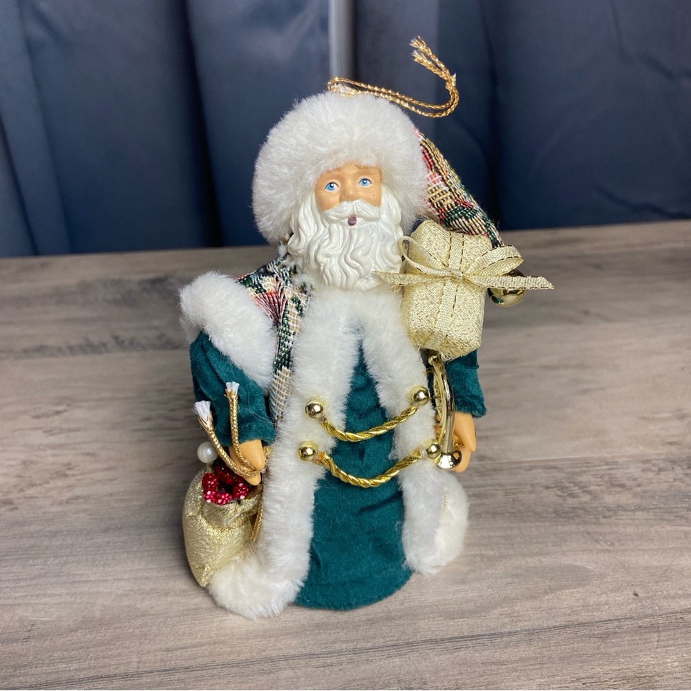 6” Father Christmas, Santa, Ornament, Table Decoration, Green Outfit‎
